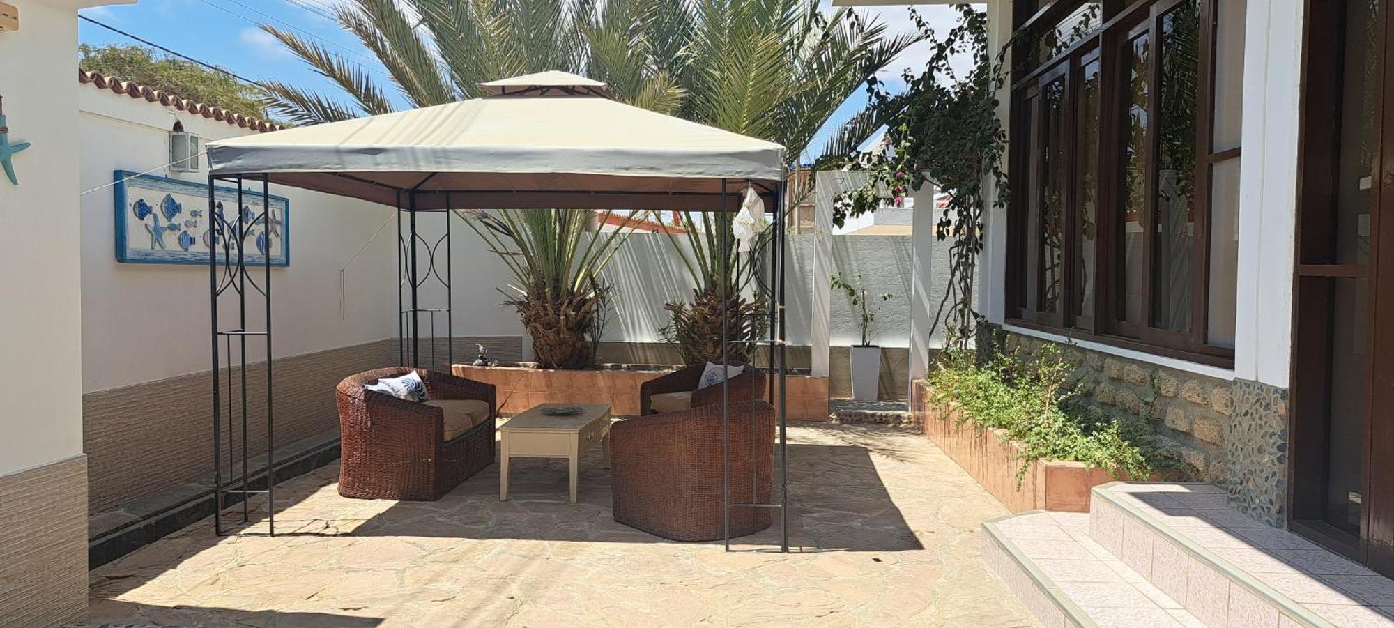 Ariena Hotel Los Organos Luaran gambar