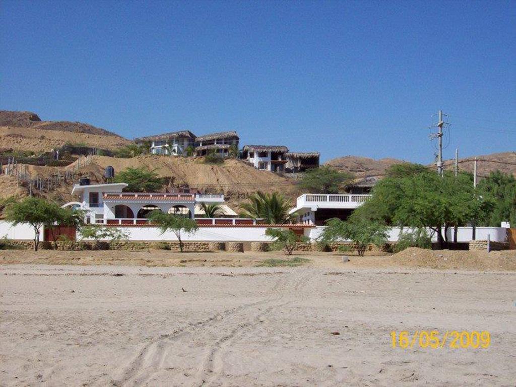 Ariena Hotel Los Organos Luaran gambar